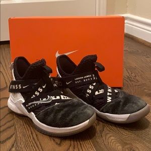 Lebron Soldier XII size 4.5
